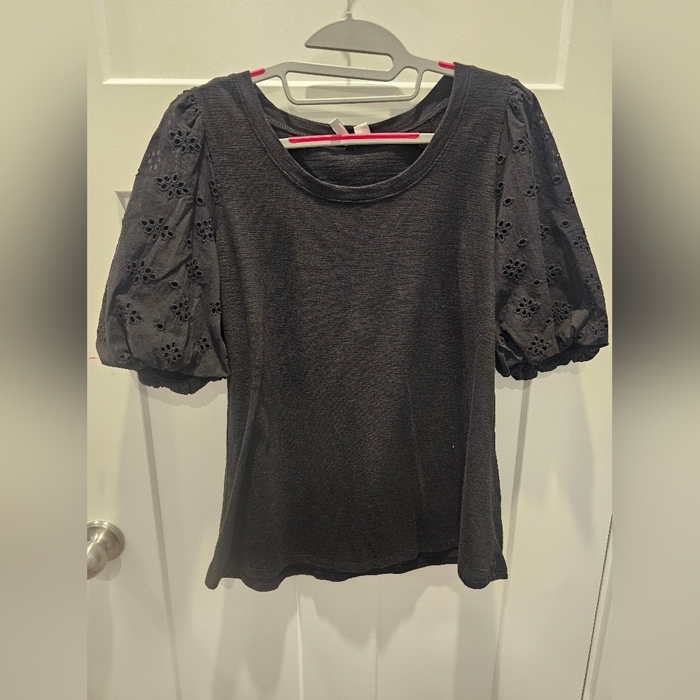 Cato Black Puff Sleeve Eyelet Top Women’s Size M Short Sleeve Blouse